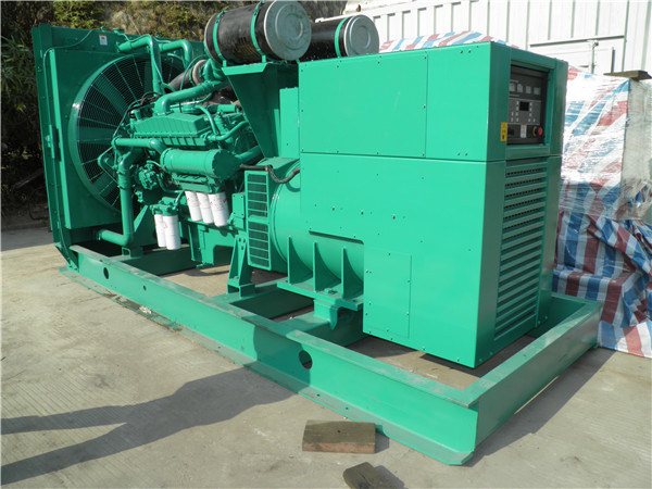 扎赉诺尔出租发电机 发电机组厂家:柴油发电机组的控制屏的作用是什么?