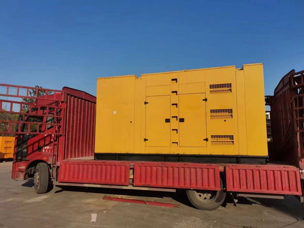 扎赉诺尔柴油发电机组的电瓶长期未使用，应该如何充电？